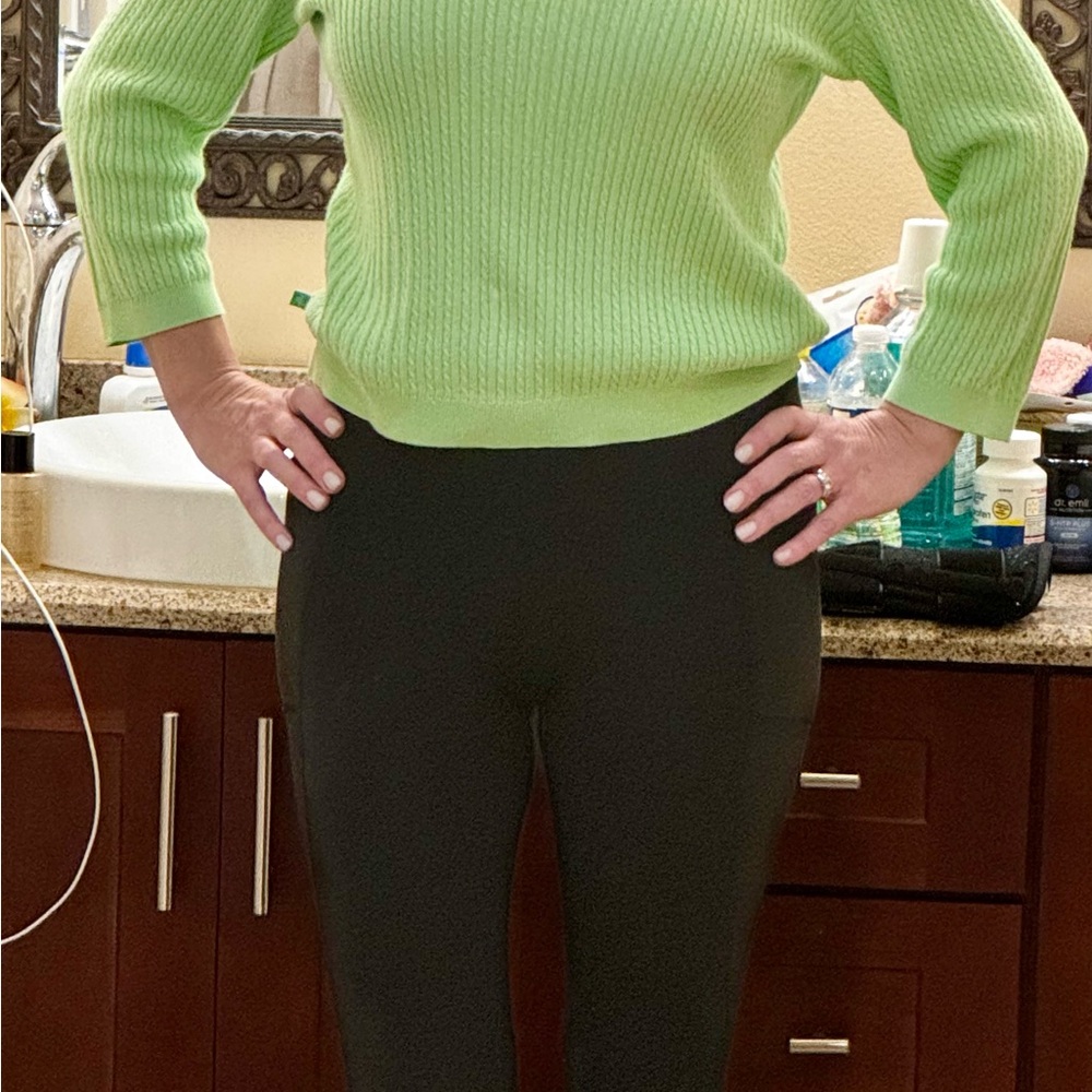 Sweater , Cool Looking , Comfortable Soft. - image 6